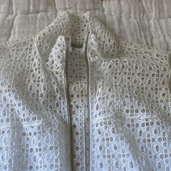 Vest - Picture 2 of 5